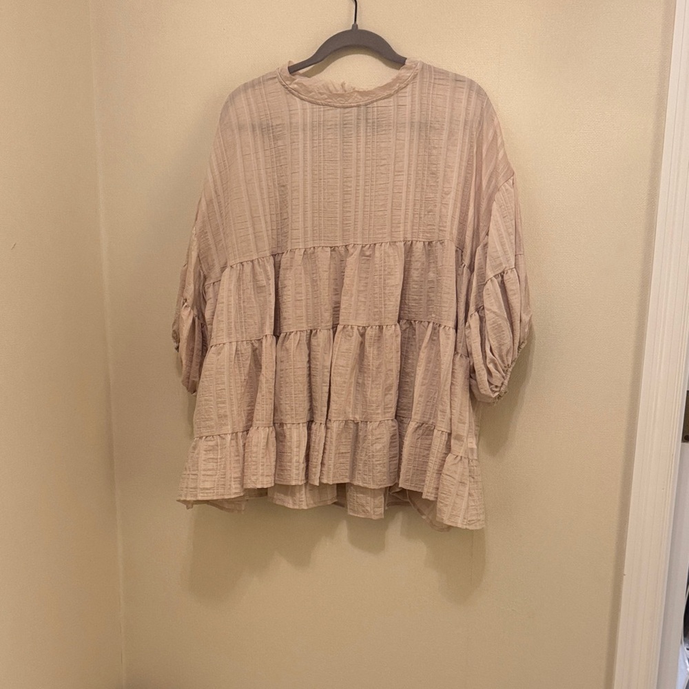 SHEIN Beige Tiered Tunic Top